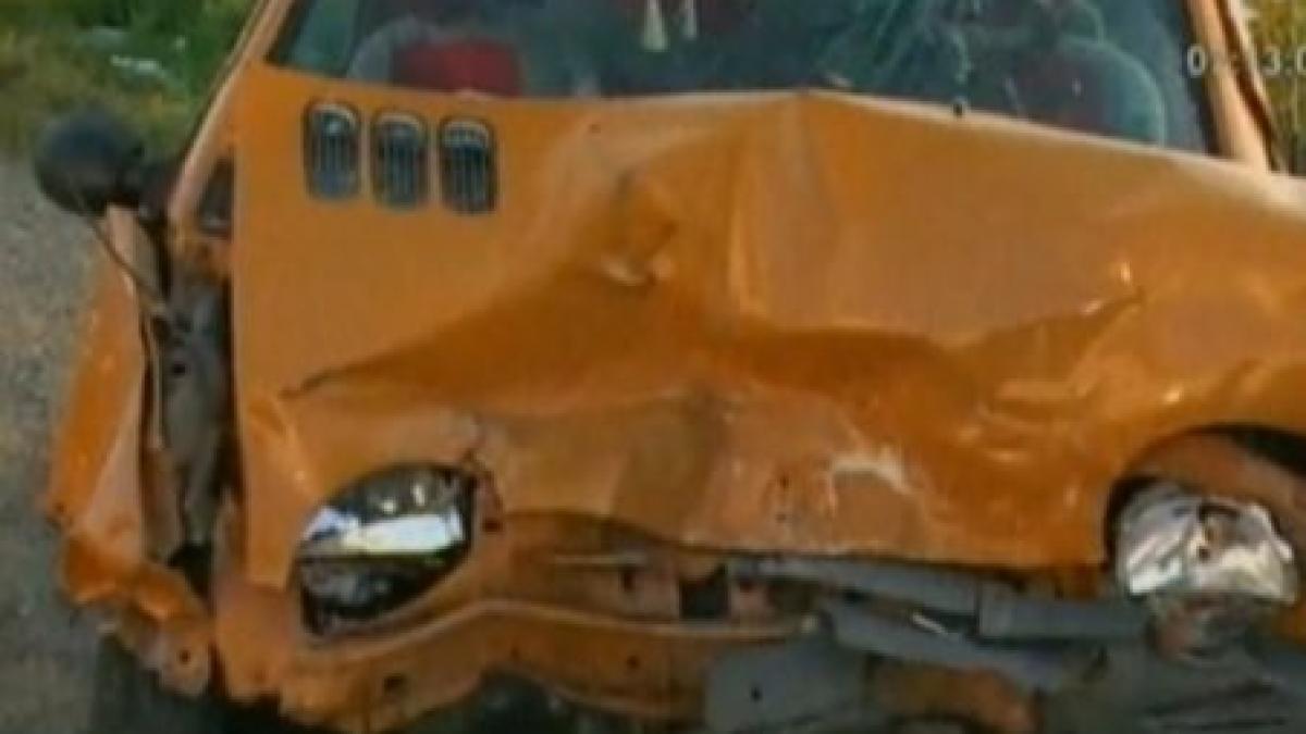 un sofer de 19 ani bagat o familie in spital dupa ce a pierdut controlul autotutrismulu