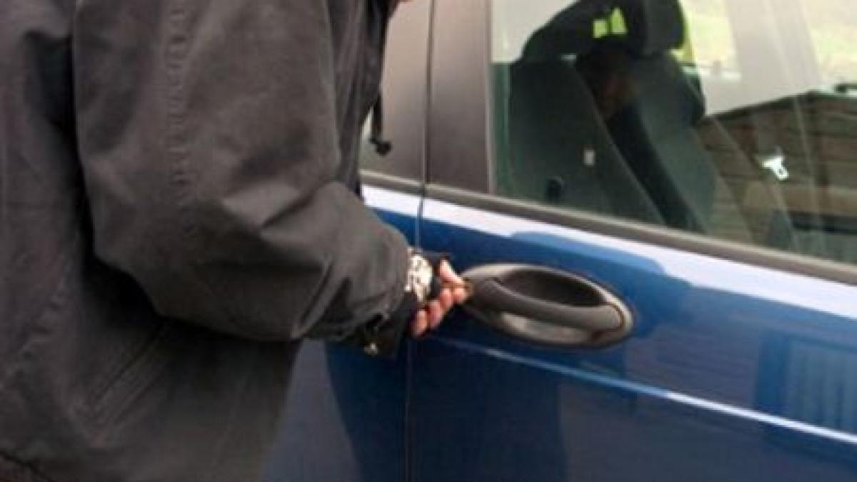 ialomita patru copii cu varste intre 11 si 13 ani cercetati dupa ce au furat o masina