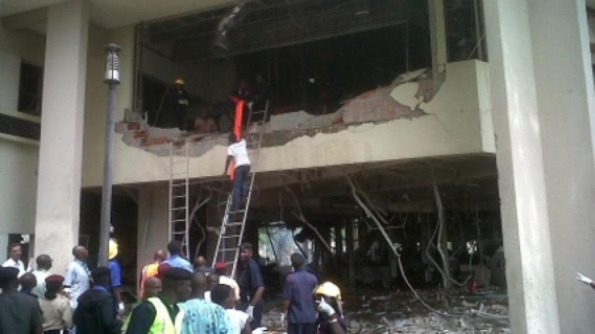 peste 18 morti in atacul de la sediul onu din nigeria atentatul comis de un terorist kamikaze