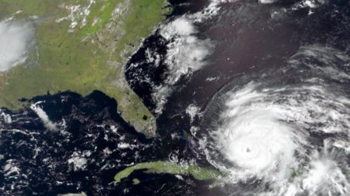 uraganul irene ameninta new york primarul bloomberg a ordonat evacuarea obligatorie a 250 000 de