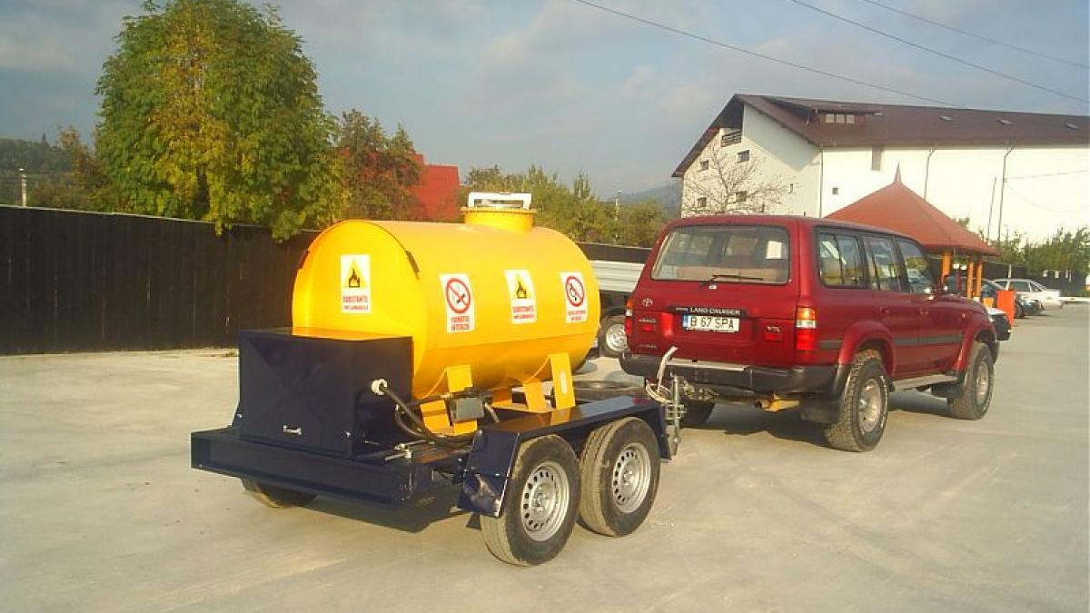 bacau o patrula de politisti a depistat un transport ilegal de produse petroliere