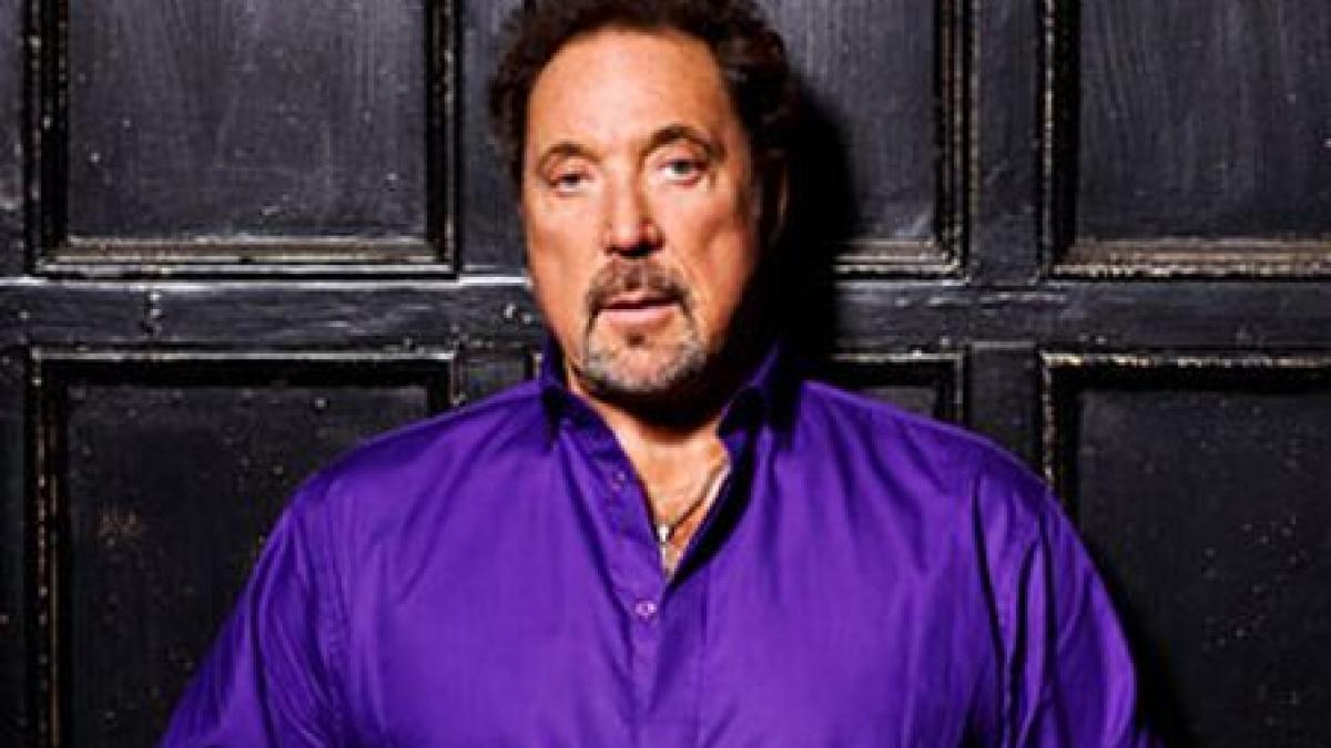 tom jones a fost spitalizat din cauza unor probleme cu inima