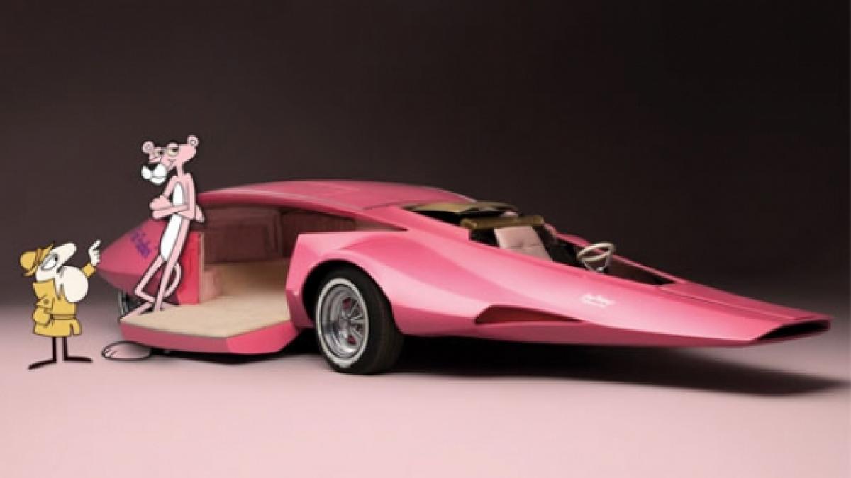 pantera roz isi scoate masina la licitatie