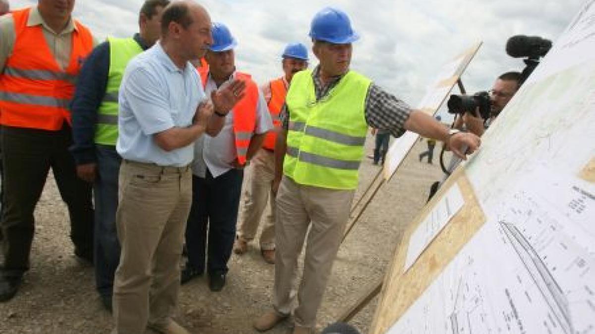 basescu constructorii au o obligatie morala fata de mine sa respecte termenul de finalizare a