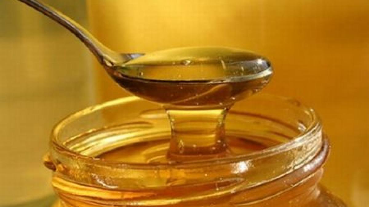 apicultorii romani au produs peste 20 000 de tone de miere in 2011 cu o treime mai mult decat in