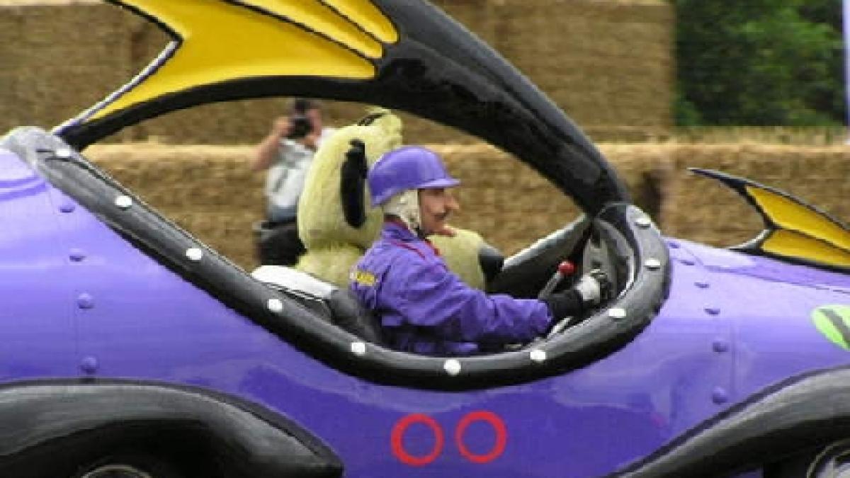 cursa carutelor nebune din portugalia au castigat cei care au alergat in urma atelajului