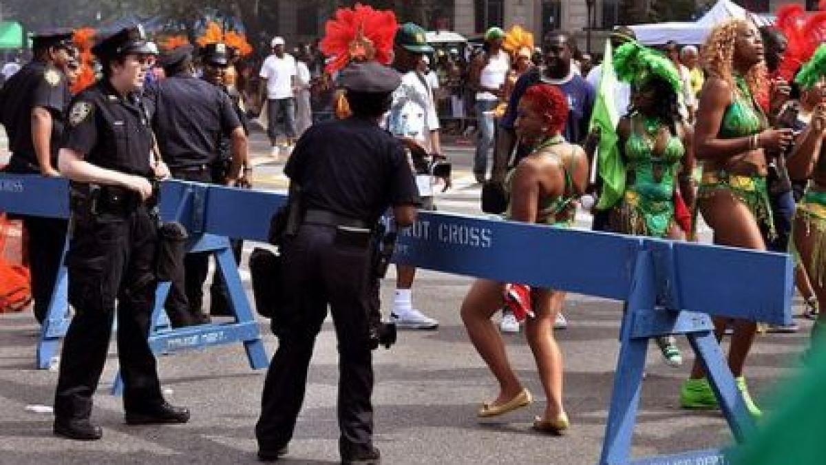 48 de oameni impuscati in new york in ultimul week end doi erau politisti