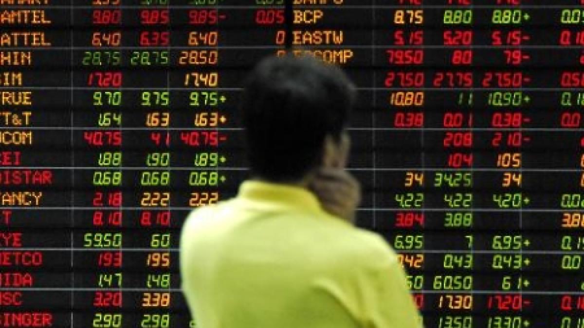 bursele din asia continua sa scada pretul aurului atinge un nou maxim istoric