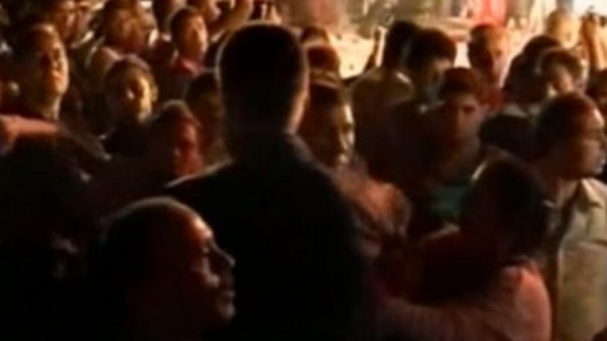 imagini socante bataie intre manelisti la concertul lui liviu pustiu