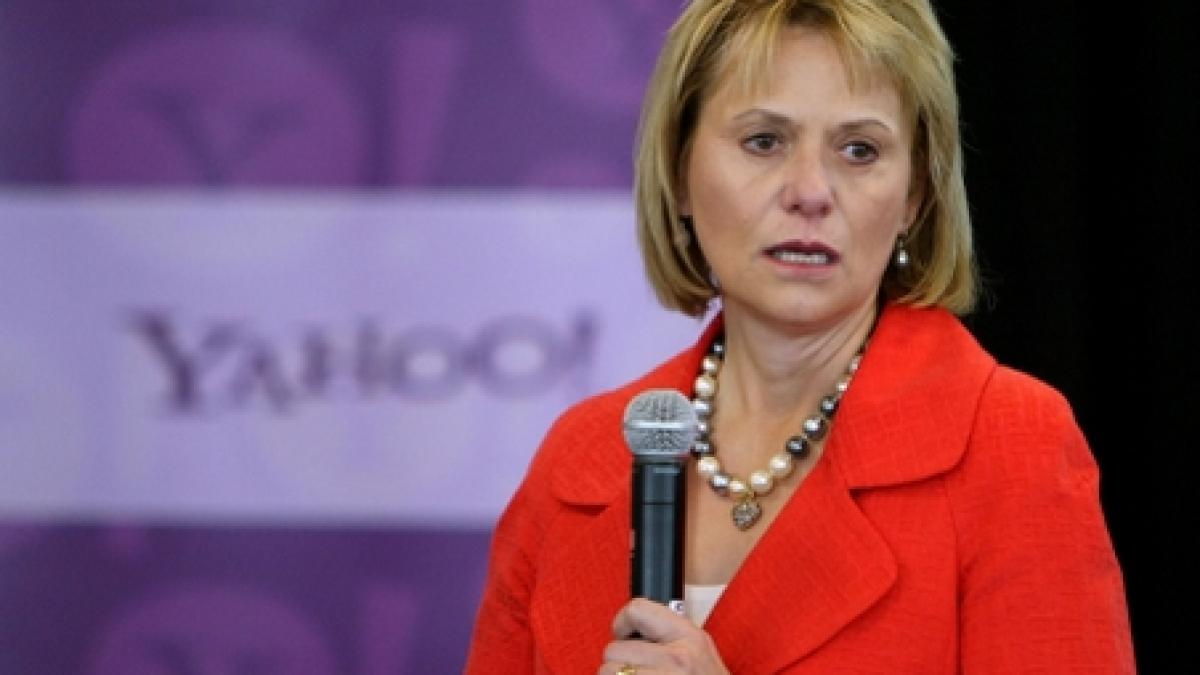 directorul general al yahoo carol bartz a fost concediata prin telefon