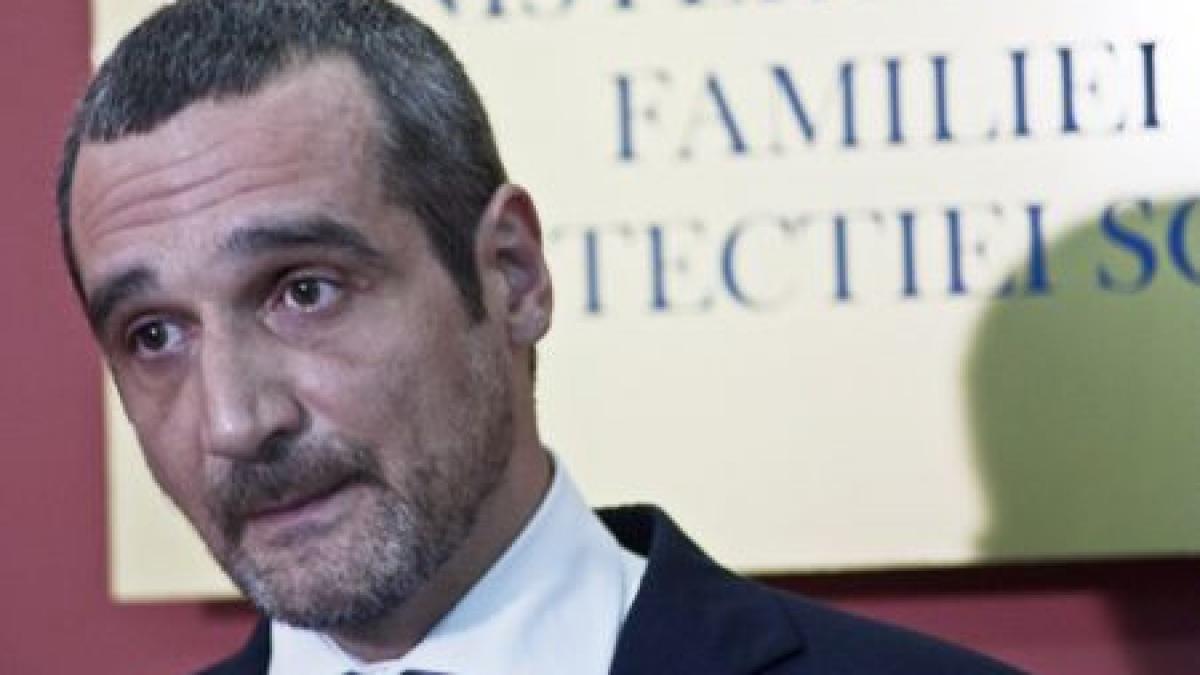 lazaroiu majorarea pensiilor in 2012 prevazuta in strategia fiscala daca lucrurile o iau razna