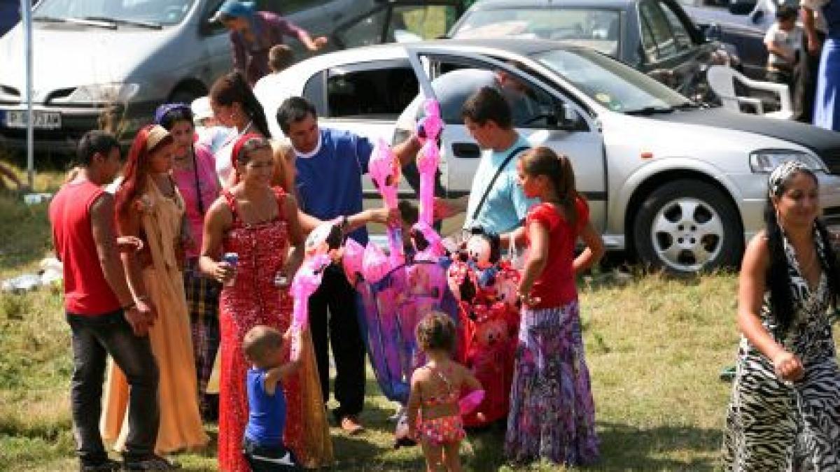 rromii se pregatesc pentru sarbatoarea de la costesti