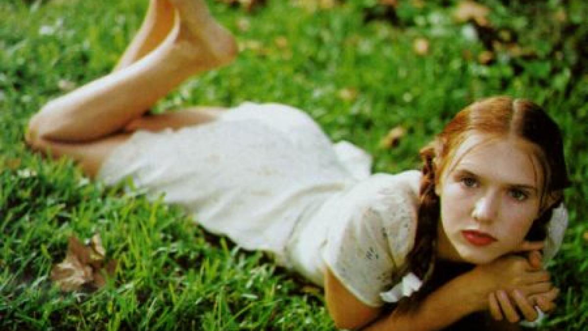 fotografii nud cu o fata de 12 ani pe facebook compania data in judecata