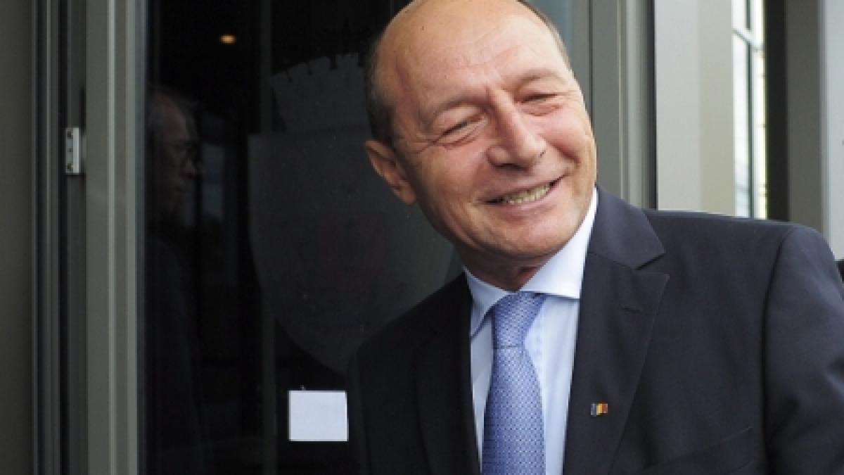basescu cu lacrimi in ochi un model de viata poate fi generat si de cei de varsta a treia ca mine