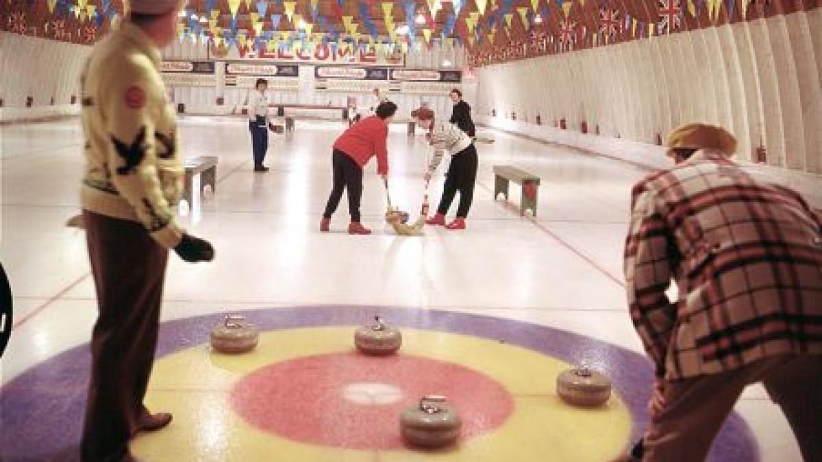 curlingul s a lansat oficial in acest week end in romania vezi cum se practica acest sport