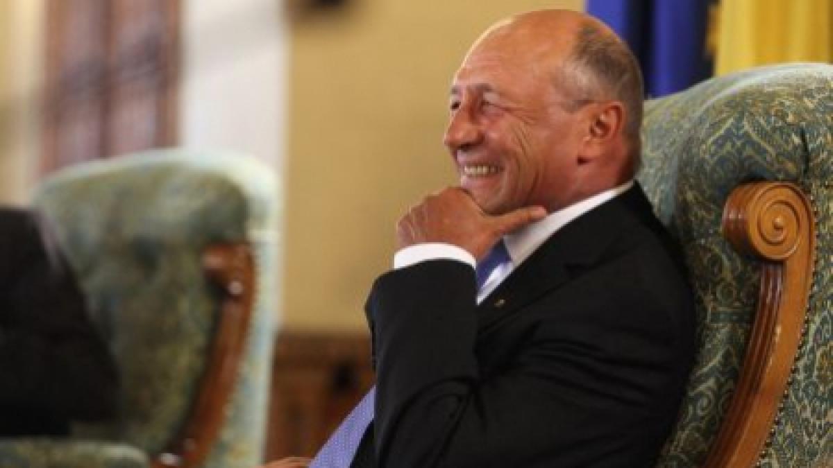 presedintele traian basescu vrea intonarea imnului national in scoli