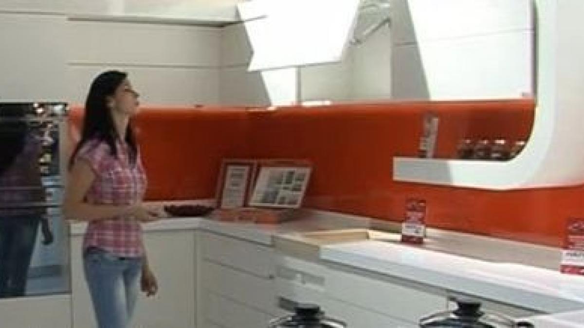 sertare care se deschid cu telecomanda mese care se rotesc singure vezi cat costa bucataria