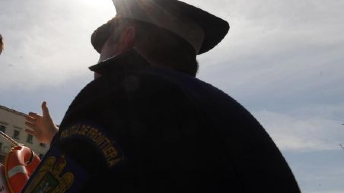 un barbat din judetul timis prins in flagrant in timp ce oferea mita unui politist de frontiera