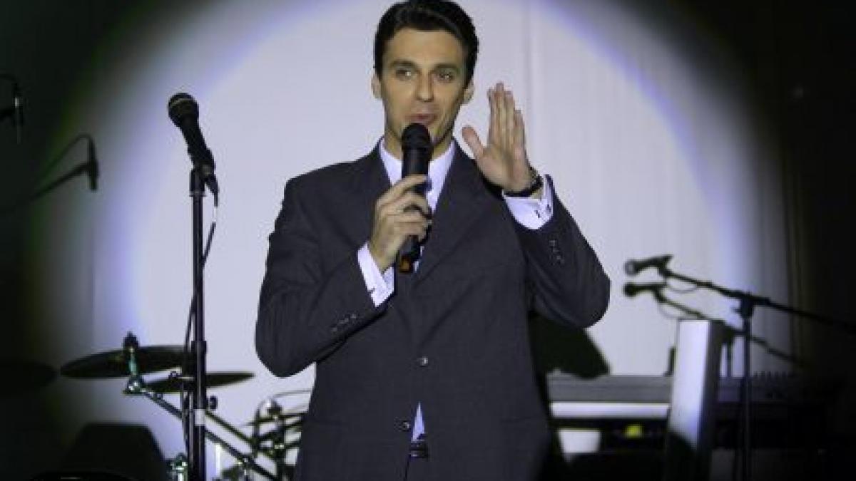 in gura presei implineste astazi 7 ani