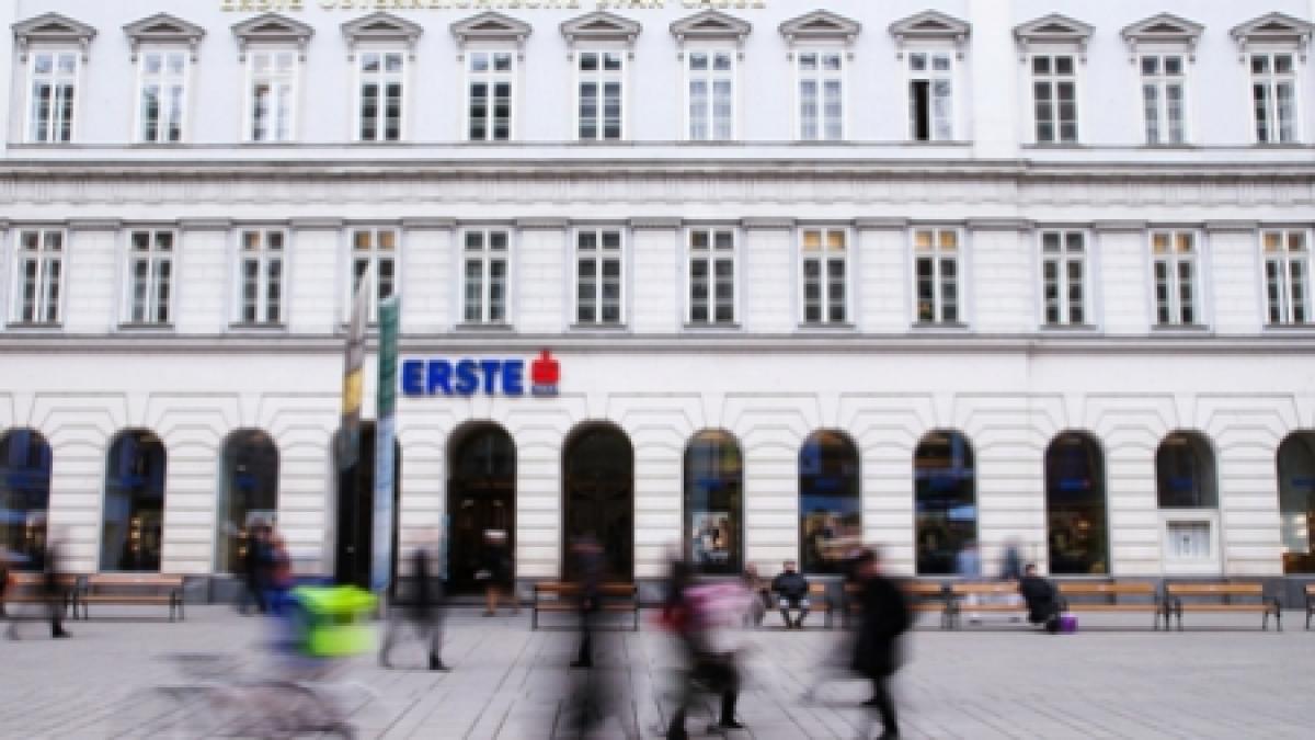 erste group incheie un acord cu patru sif uri privind preluarea unui pachet de 24 12 din bcr