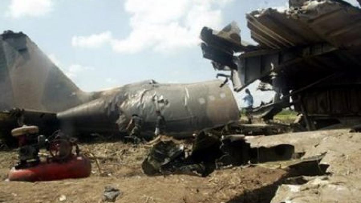 un avion militar s a prabusit in angola peste 30 de persoane si au pierdut viata