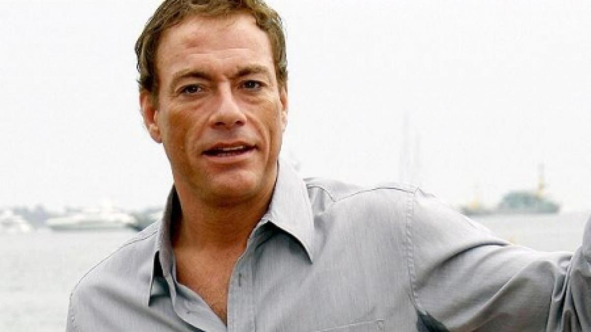 van damme a intrat la puscarie in romania pentru a filma o noua productie