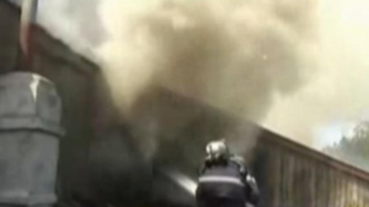 incendiu la un rezervor de titei din calarasi fumul a poluat jumatate din oras