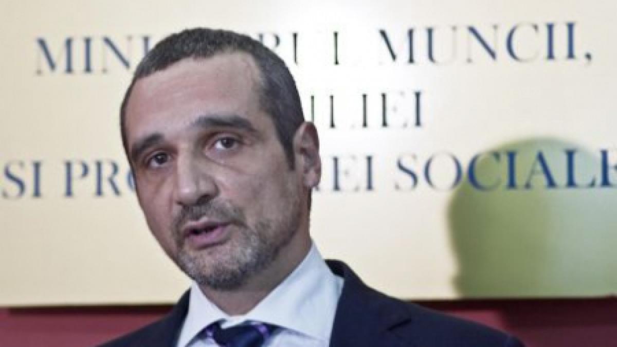 ministrul muncii sebastian lazaroiu a fost revocat din functie sulfina barbu ii ia locul