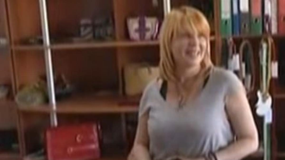 o romanca se ocupa de hainele vedetelor de la hollywood