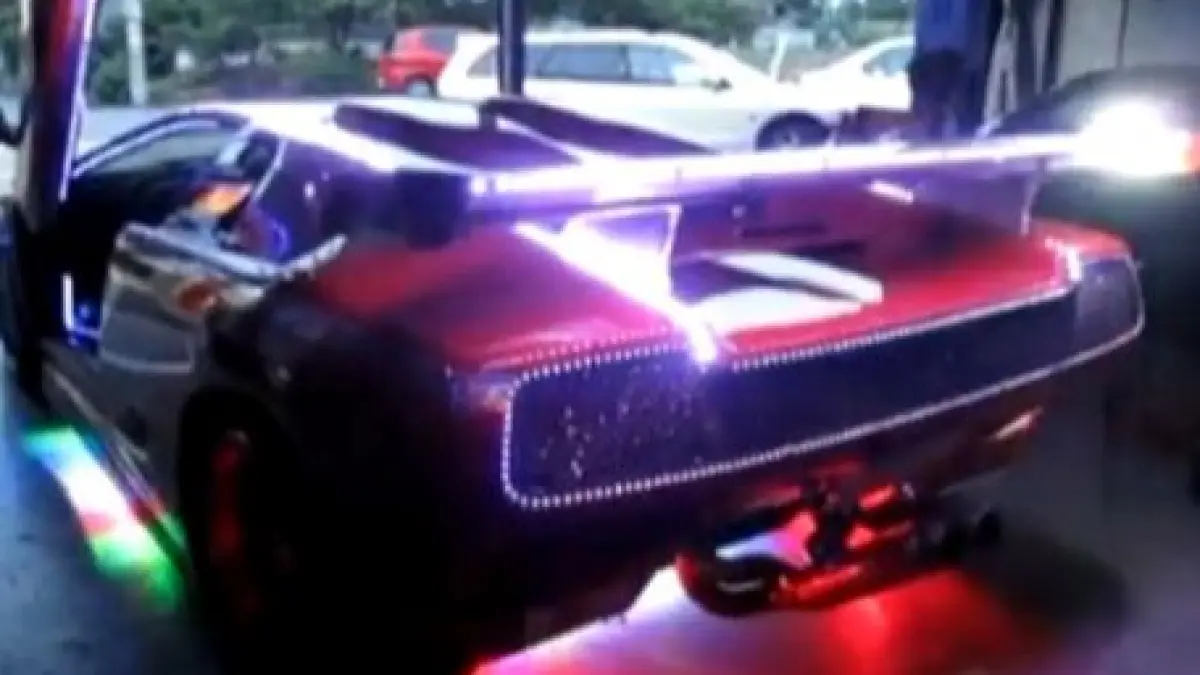 culmea kitschurilor in tuning auto vezi aici cel mai luminat lamborghini din lume