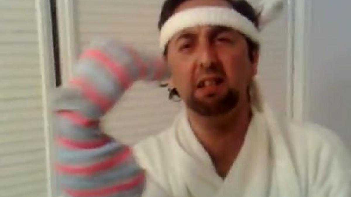 vezi cum suna imnul cobrei taka taka creatia unui pasionat al fotbalului