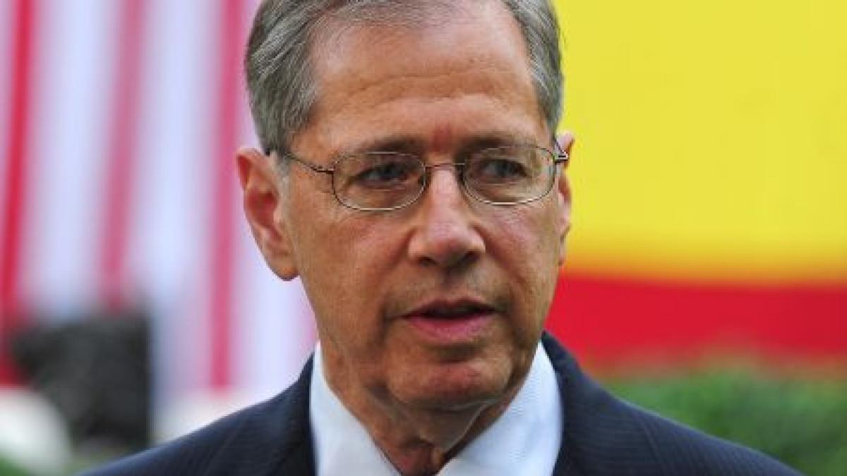 ambasadorul statelor unite in vizita la baia mare pentru a vedea cum traiesc romii de acolo