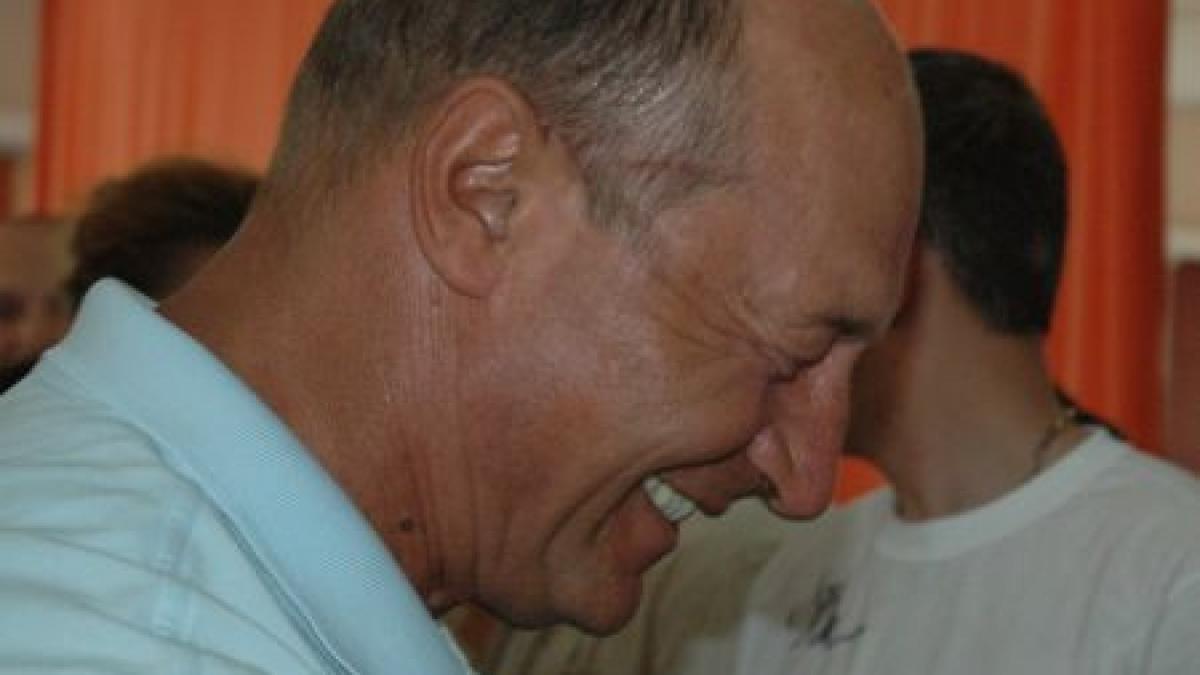 basescu ironizeaza telegrama wikileaks in 2008 romania dispunea de cateva prastii si era gata sa
