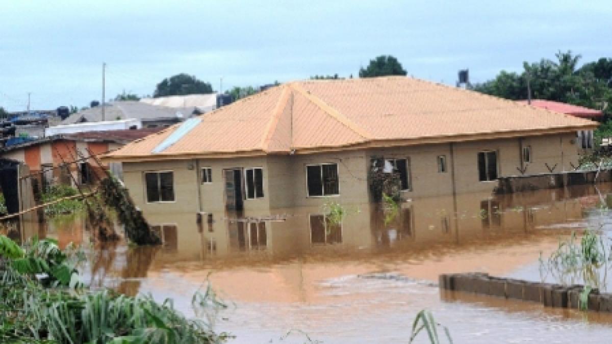 china cel putin 57 de morti si un milion de persoane evacuate in urma inundatiilor