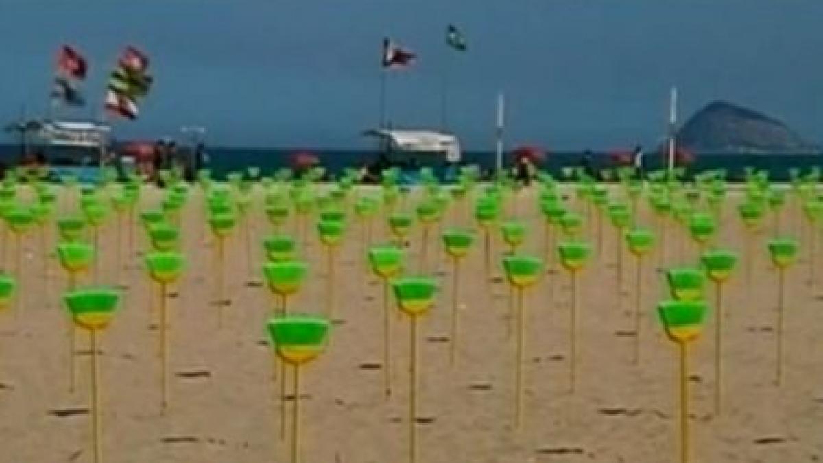 protest inedit anti coruptie in brazilia maturi vopsite in galben si verde plantate pe copacabana