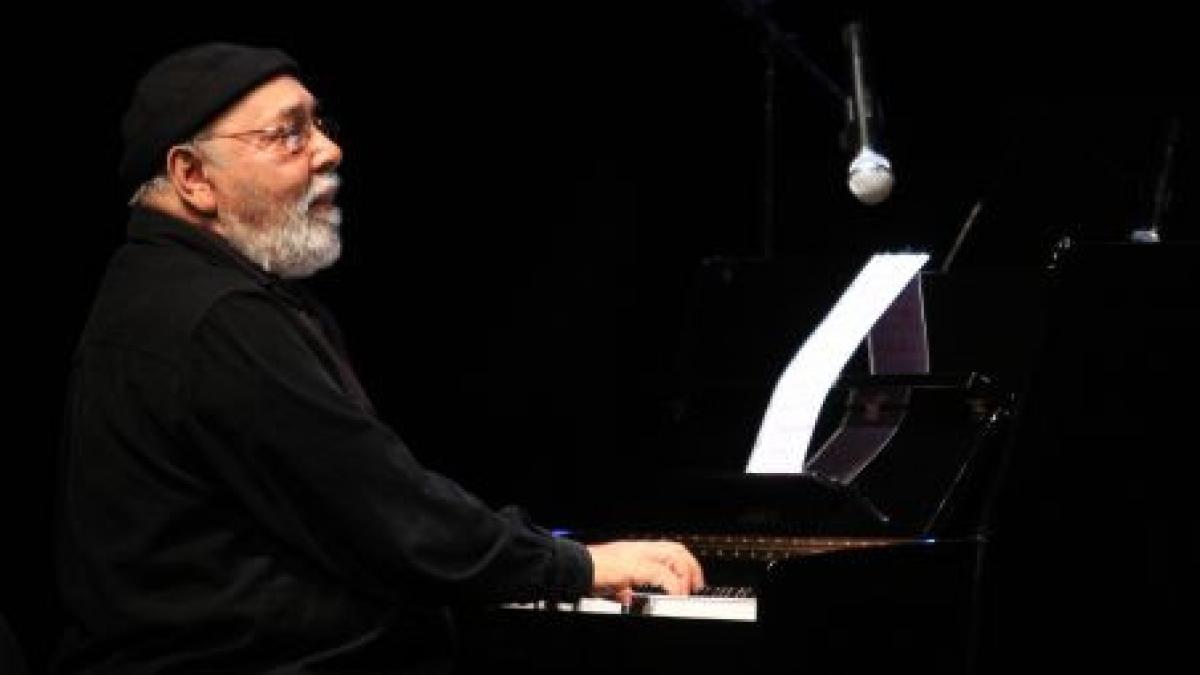 sicriul cu trupul neinsufletit al lui johnny raducanu a fost depus la biserica sf silvestru