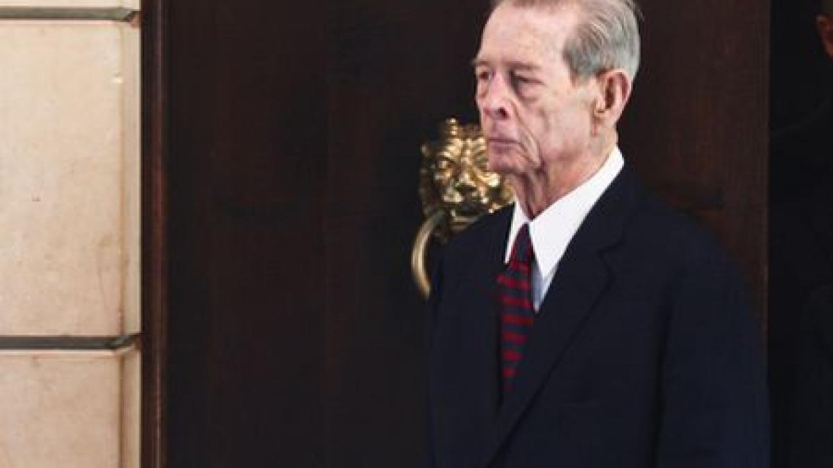 regele mihai a acceptat invitatia in parlament casa regala considera decizia o dovada de democratie