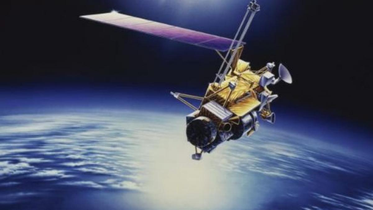 un satelit de peste sase tone se va prabusi vineri pe pamant