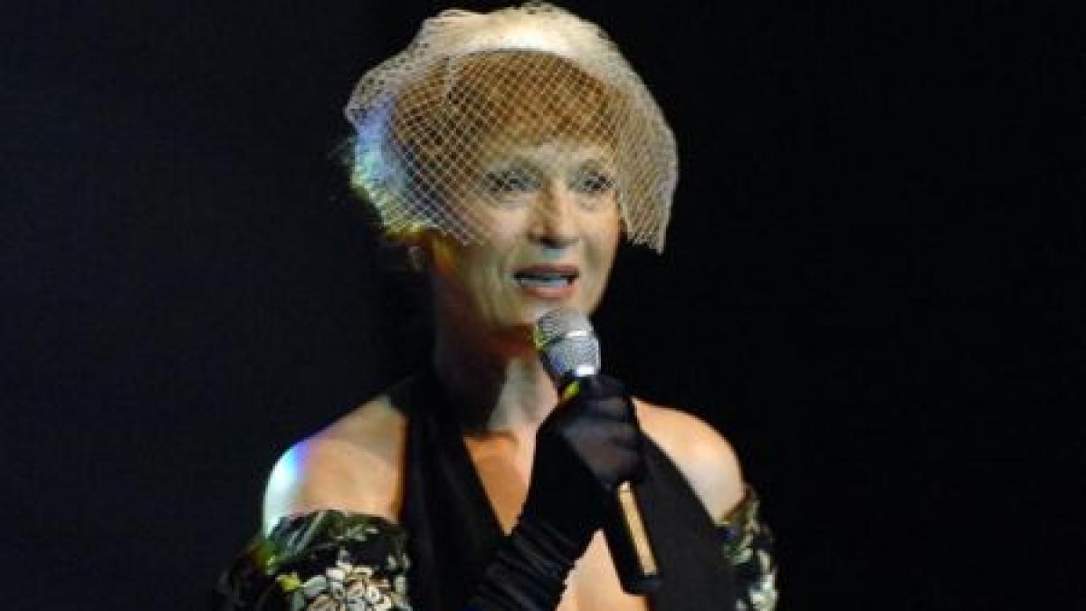 angela similea pe drumuri artista este ingropata in datorii