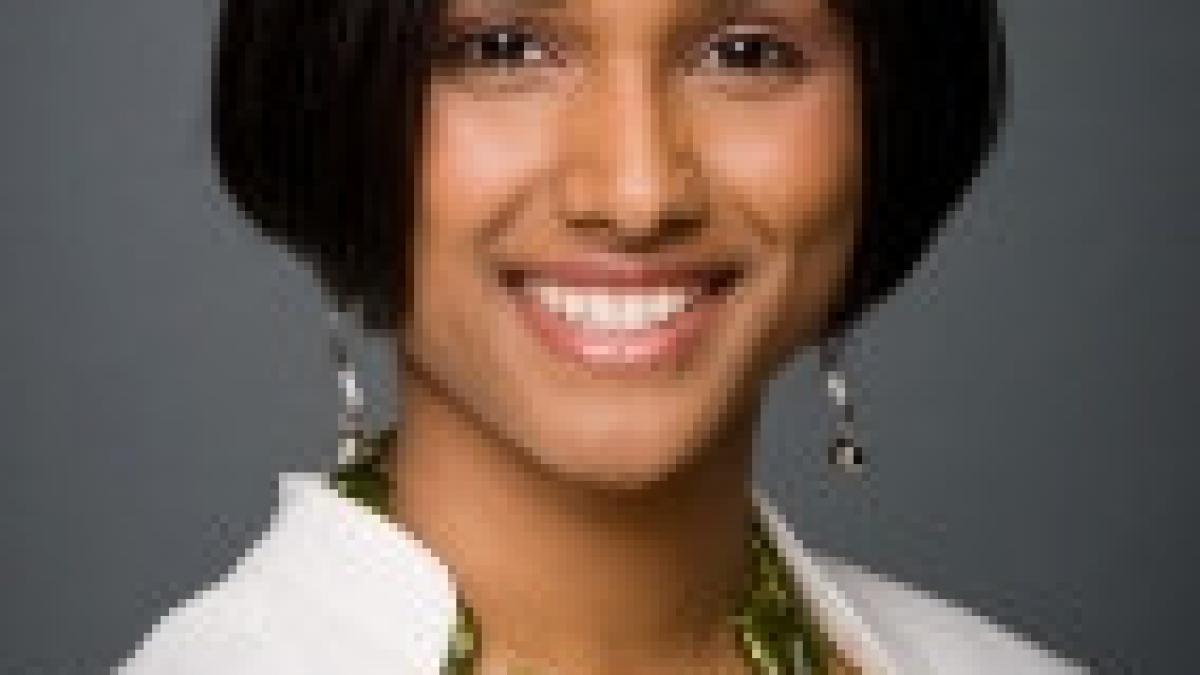 decolteu de parlamentar ajustat in photoshop vezi cine a apelat la modificari