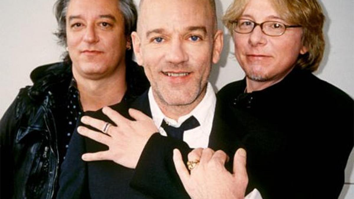 dupa mai bine de 30 de ani legendara trupa r e m s a destramat