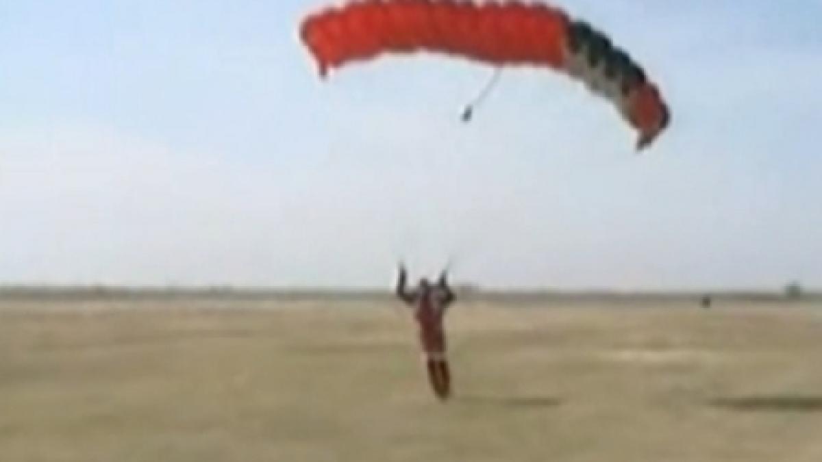 pentru iubitorii de adrenalina salturi cu parasuta in tandem cu instructorul in judetul ilfov