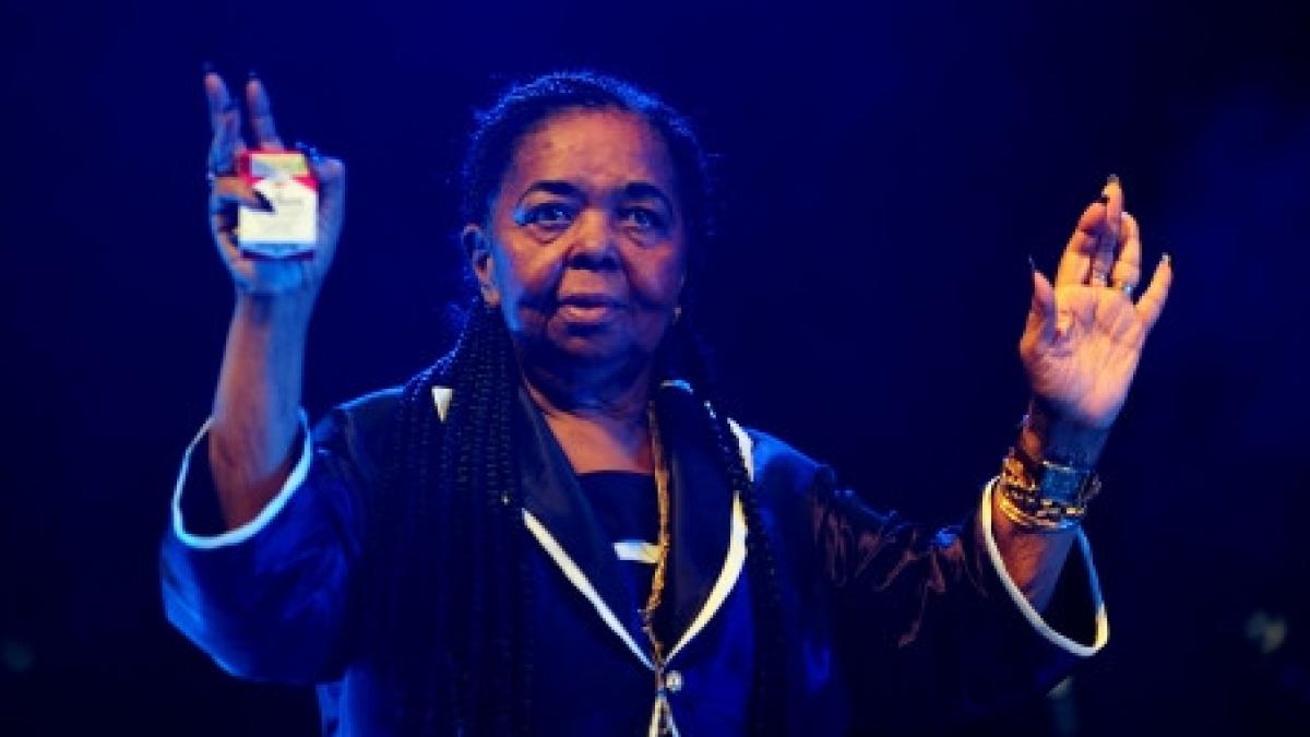 cesaria evora isi incheie cariera de cantareata nu va mai sustine concertele din romania