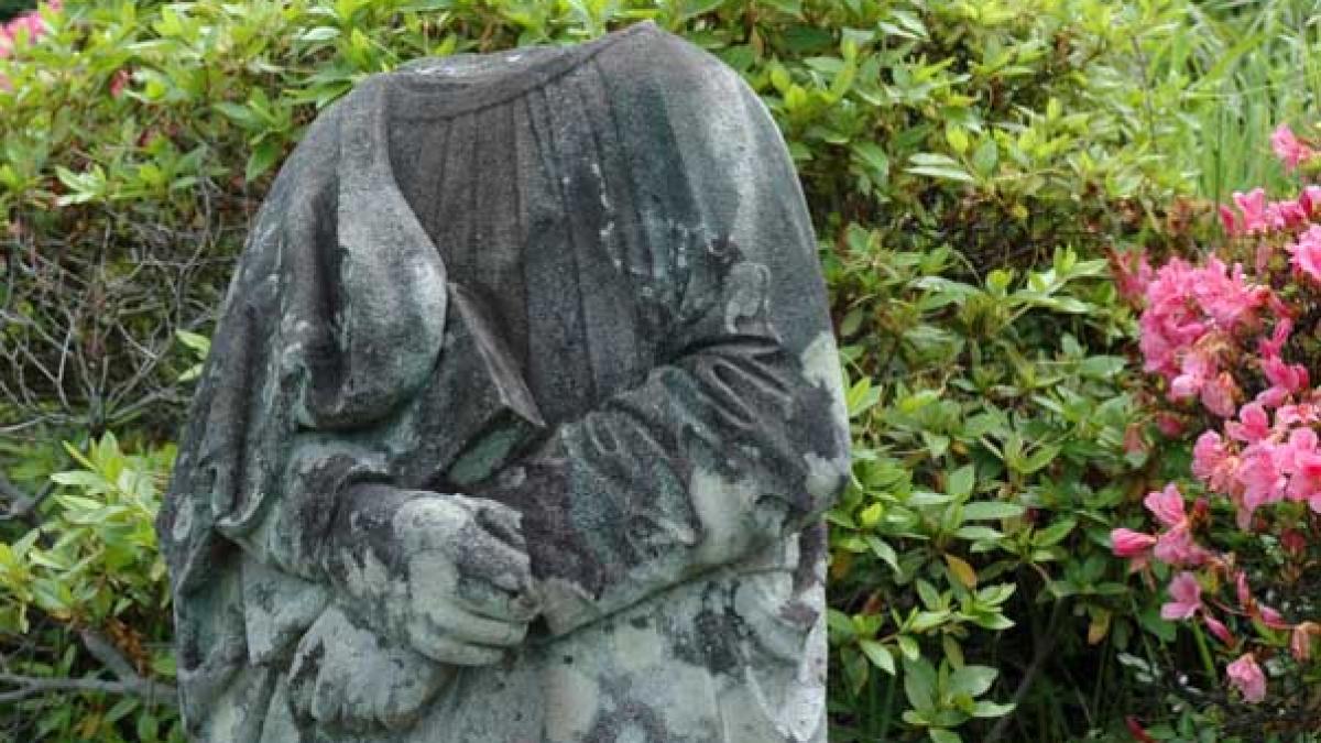 doi romani arestati la roma pentru ca au furat capul unei statui din perioada imperiului roman