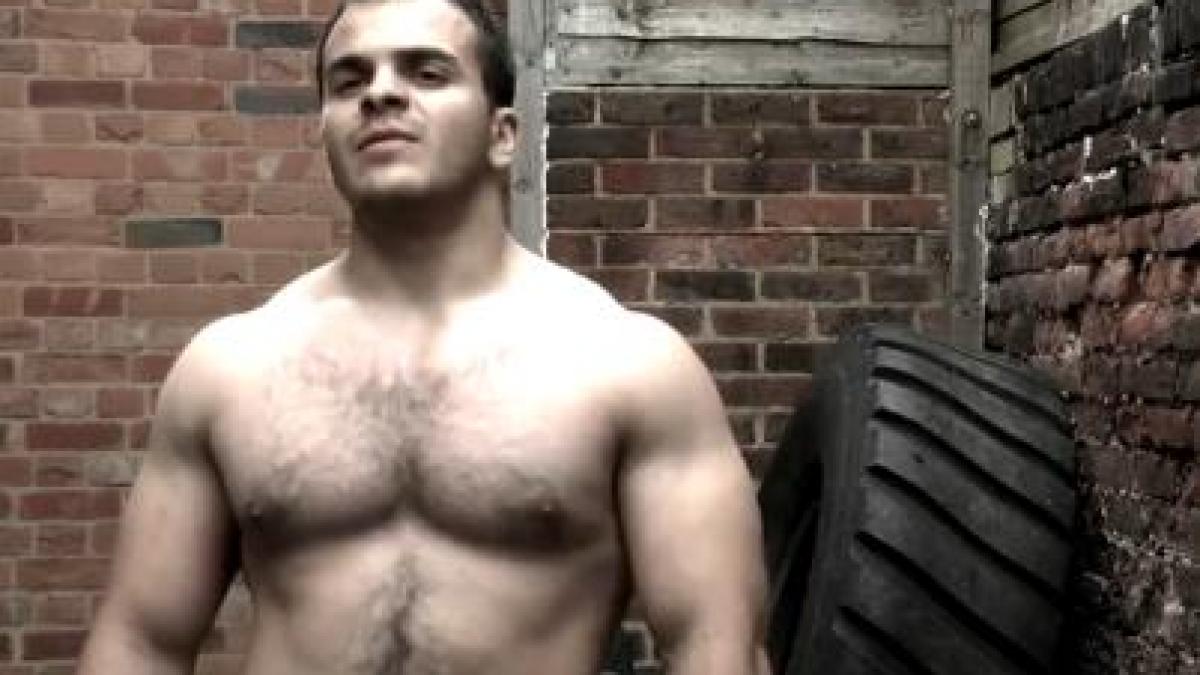 va era dor de el cocalarul cu maserati o da pe engleza si se specializeaza in jiu jitsu