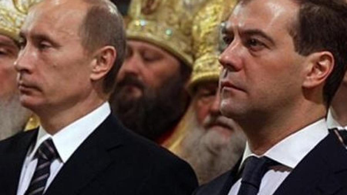 vladimir putin propus de dmitri medvedev drept candidat la prezidentialele din 2012