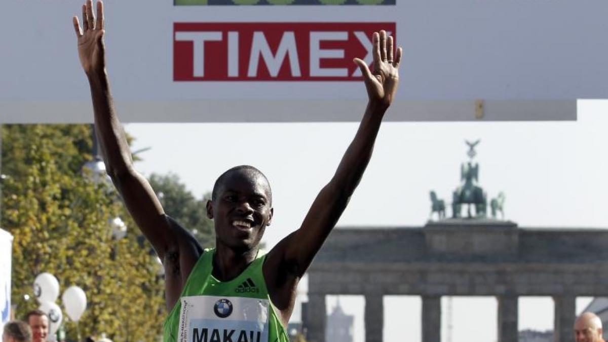 kenyanul patrick makau a stabilit un nou record mondial la maraton