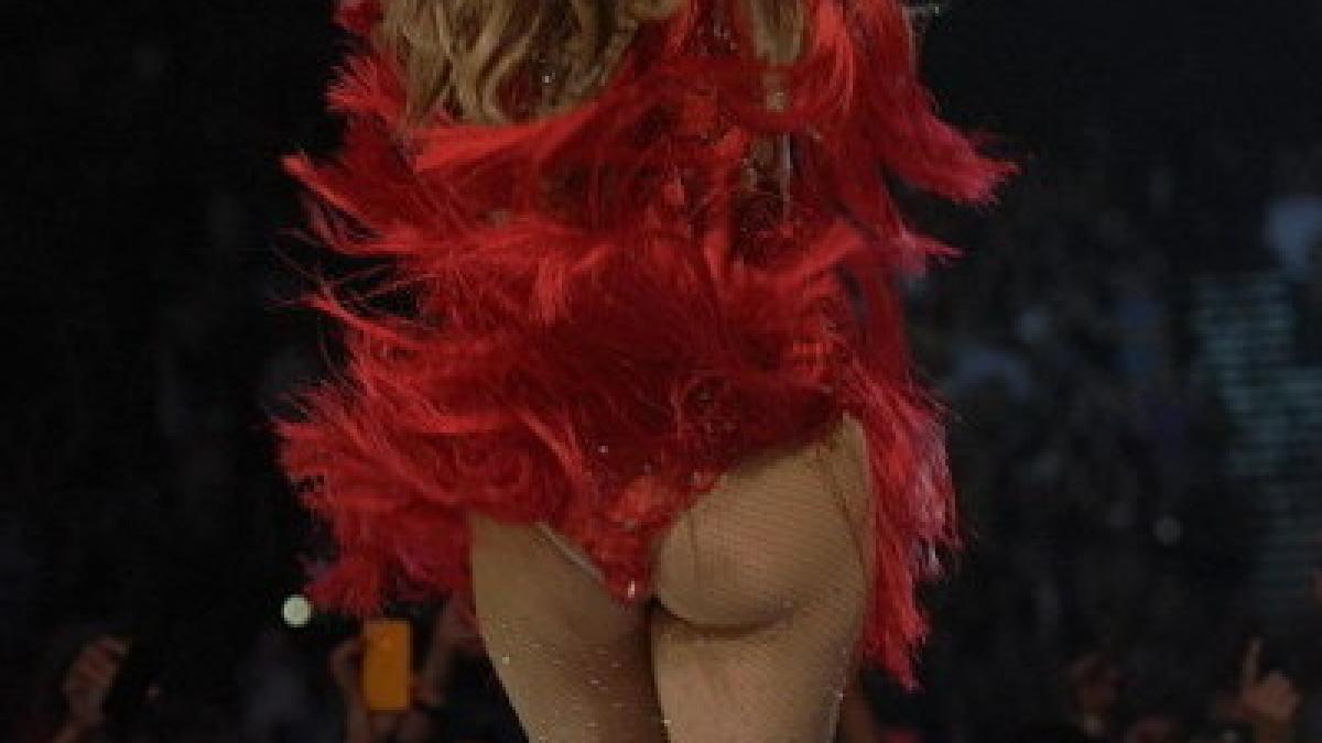 posteriorul care i a innebunit pe barbati iti vine sa crezi ca are 42 de ani