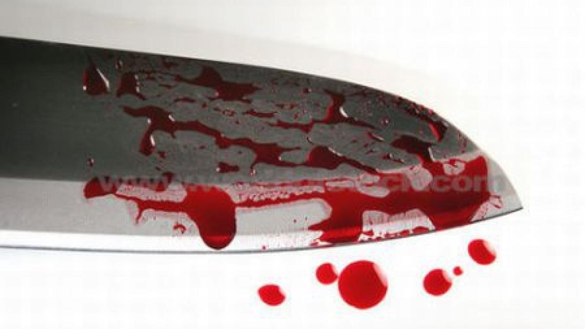 un tanar din iasi injunghiat fara motiv intr o sala de jocuri