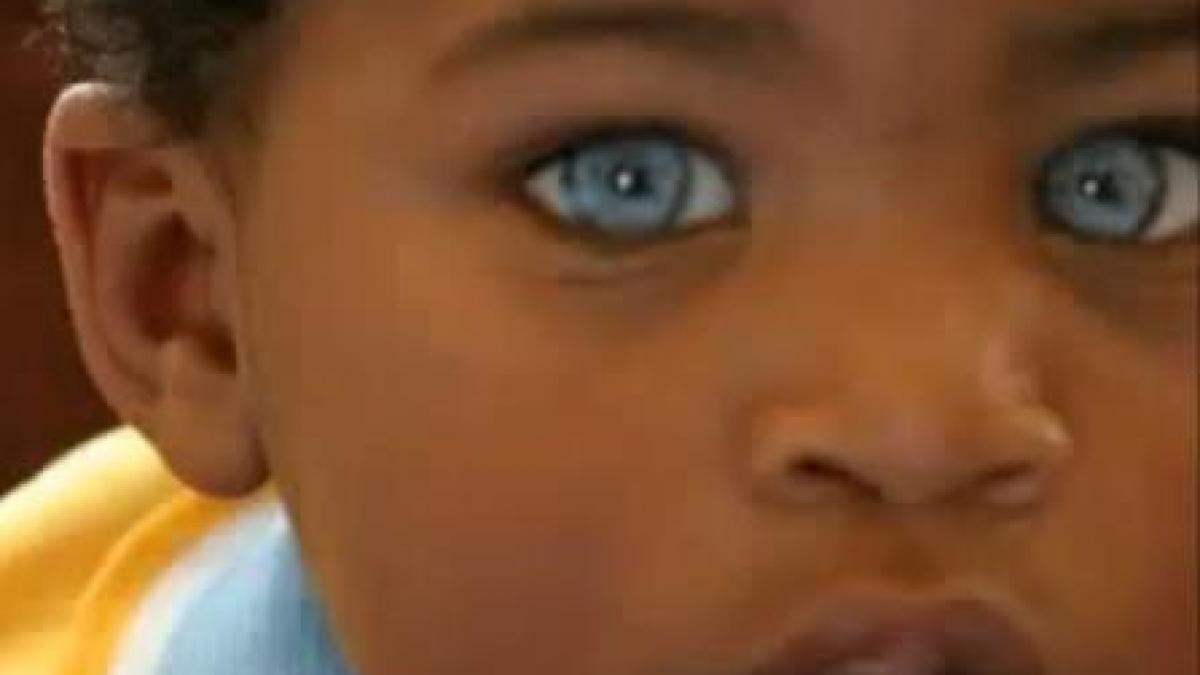 cinci milioane de oameni l au votat cel mai frumos copil din lume ce il face asa special